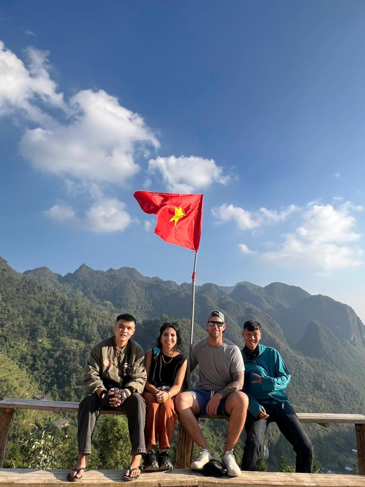 Hg Hostel Provide Tours & Motorbikes Ha Giang Luaran gambar